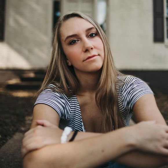 Meet your Posher, Tori - Picture 1 of 1